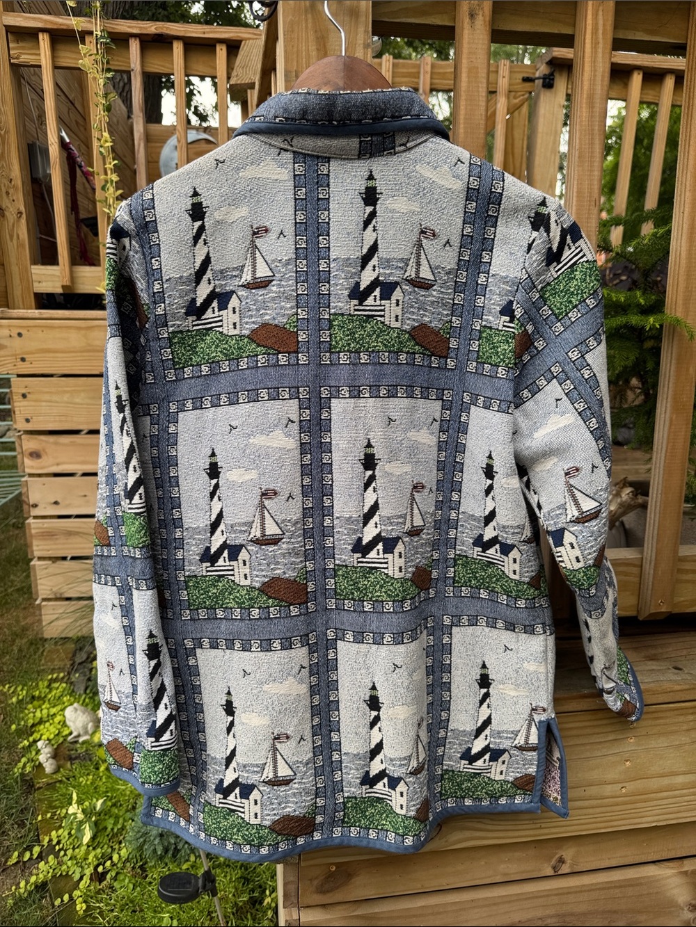 Vintage Lighthouse Tapestry Jacket - Picture 3 of 3